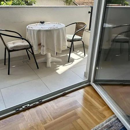 Apartment Apartman Lela *