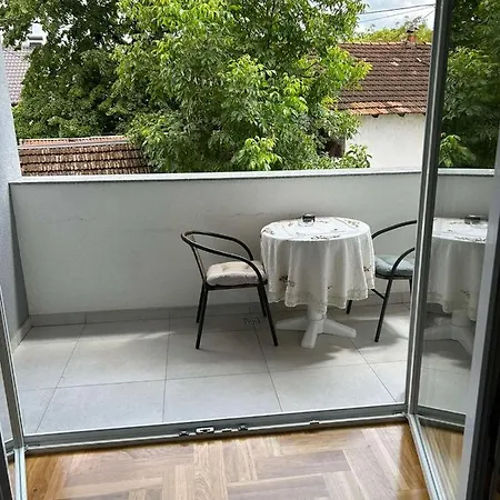 Apartment Apartman Lela